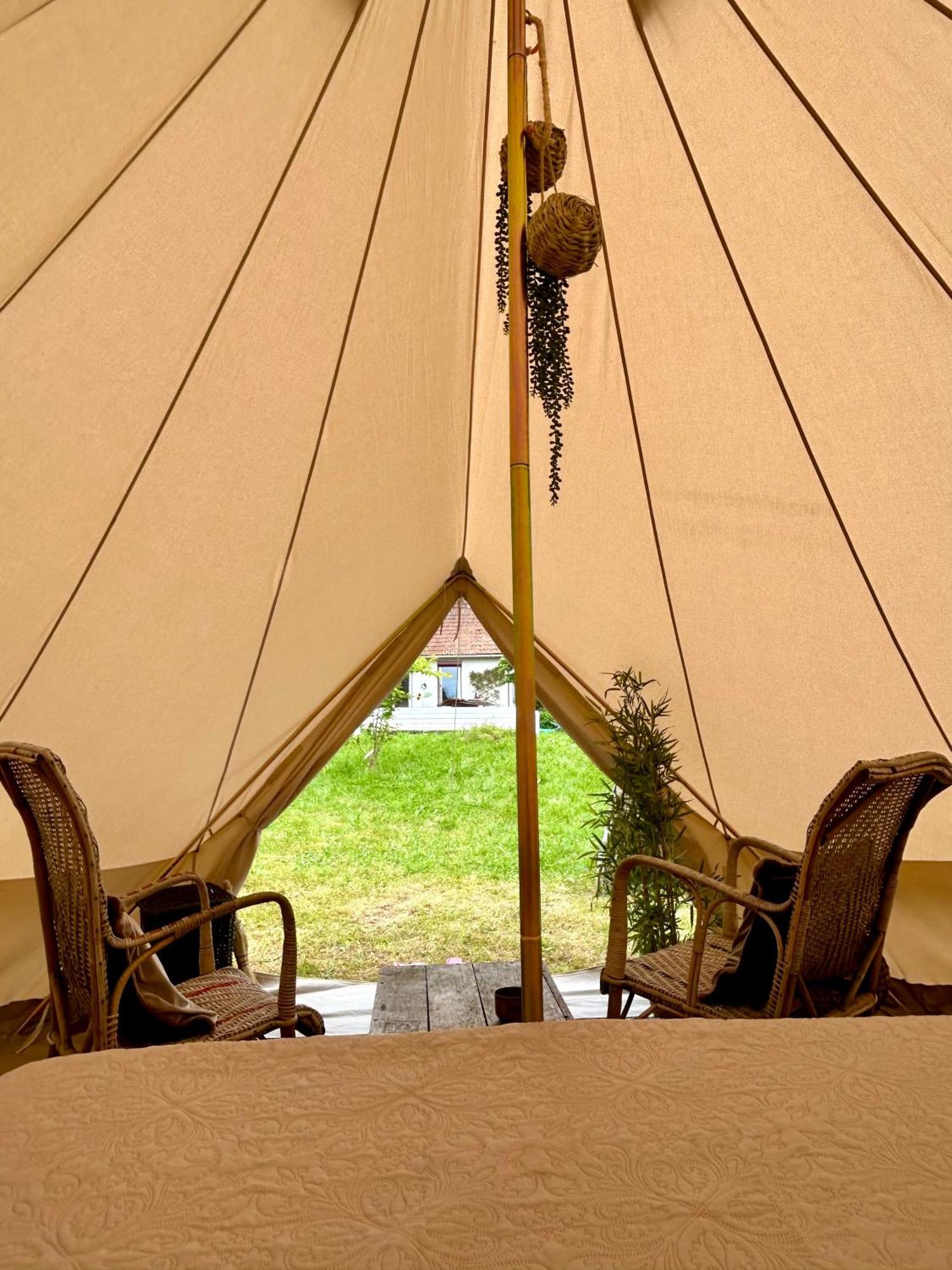 Chambre Au Jardin Tente De Charme Eguzon-Chantome Exterior foto